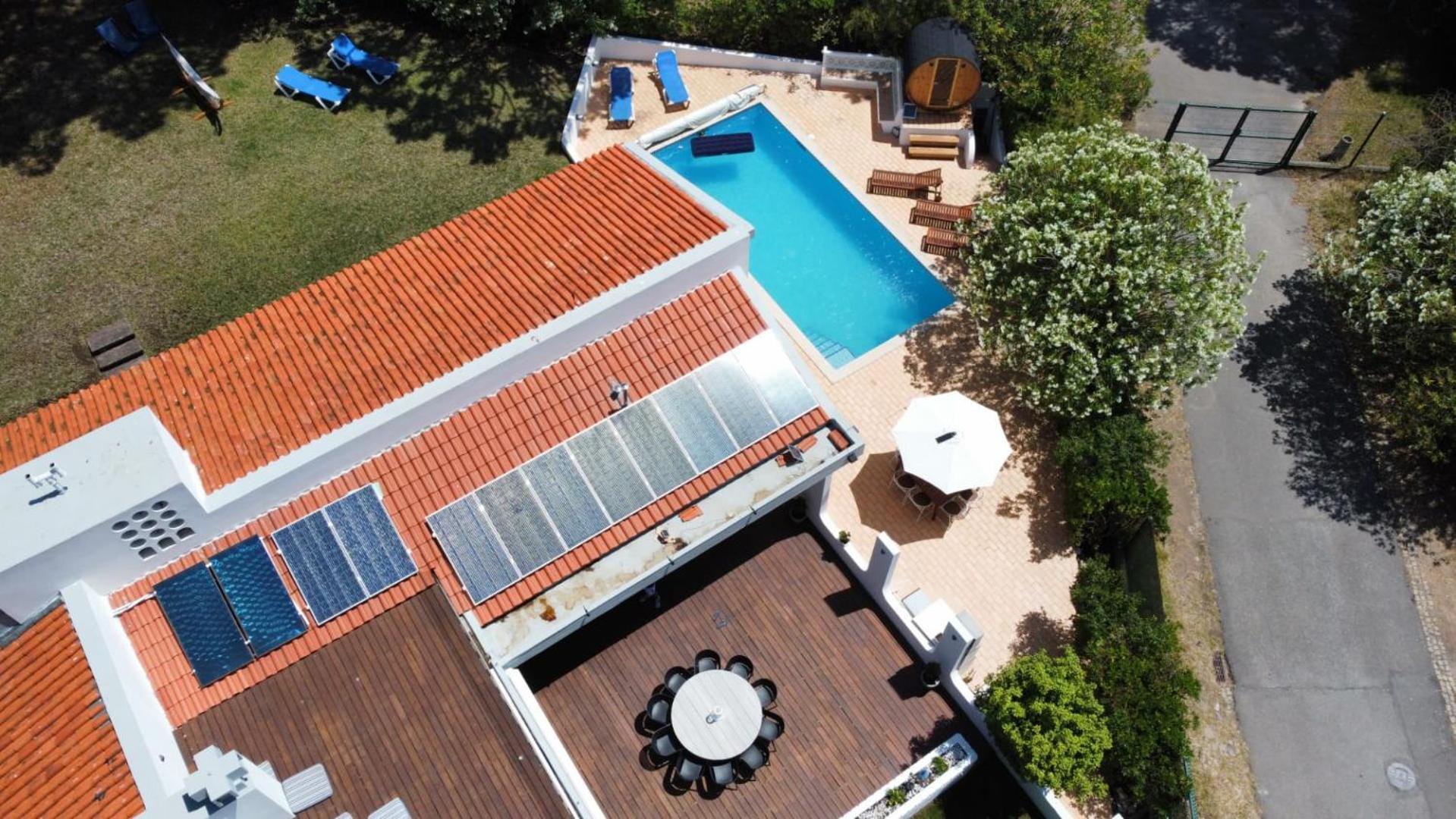 A Energy Bento Box Hot Pool & Sauna