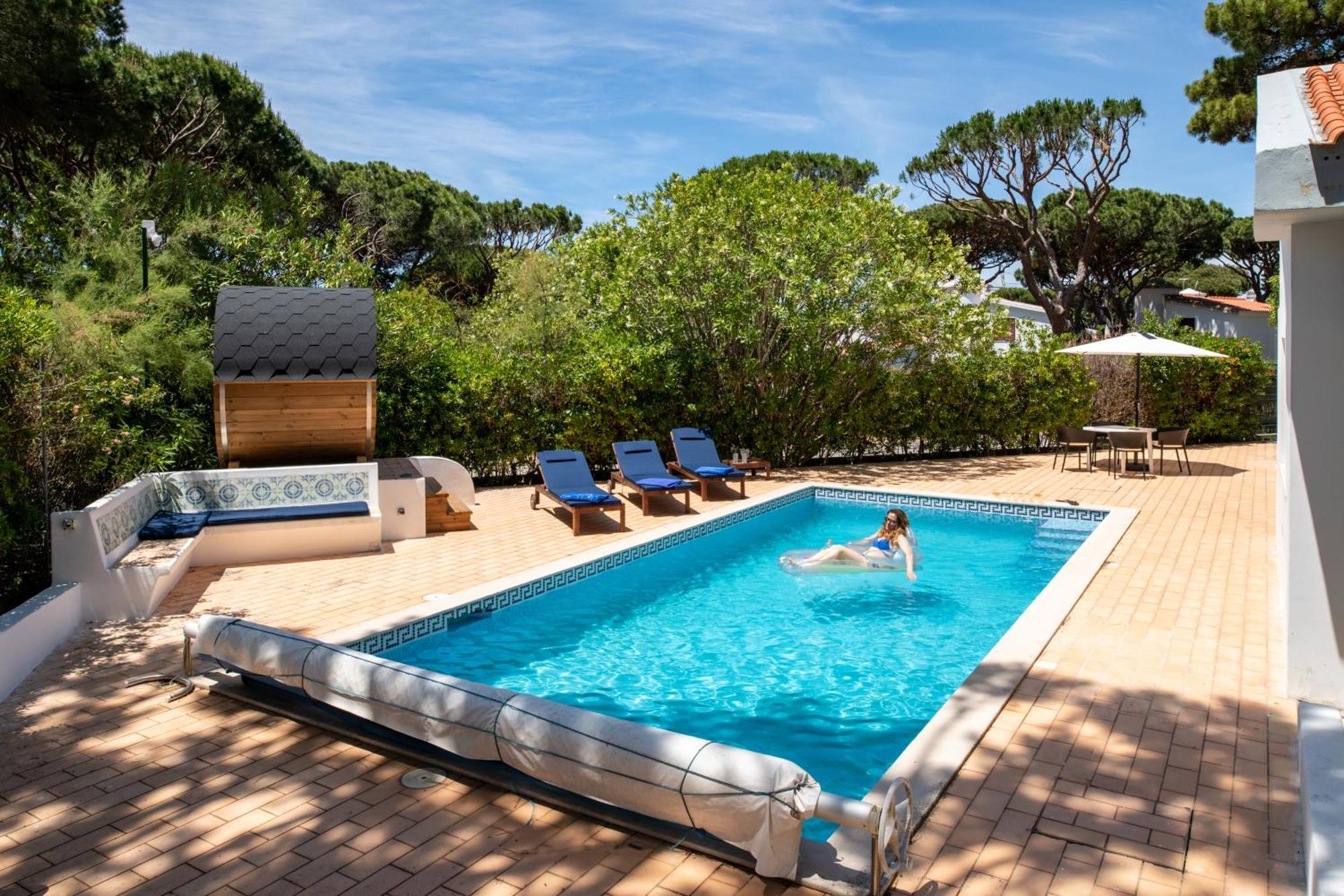 A Energy Bento Box Hot Pool & Sauna *