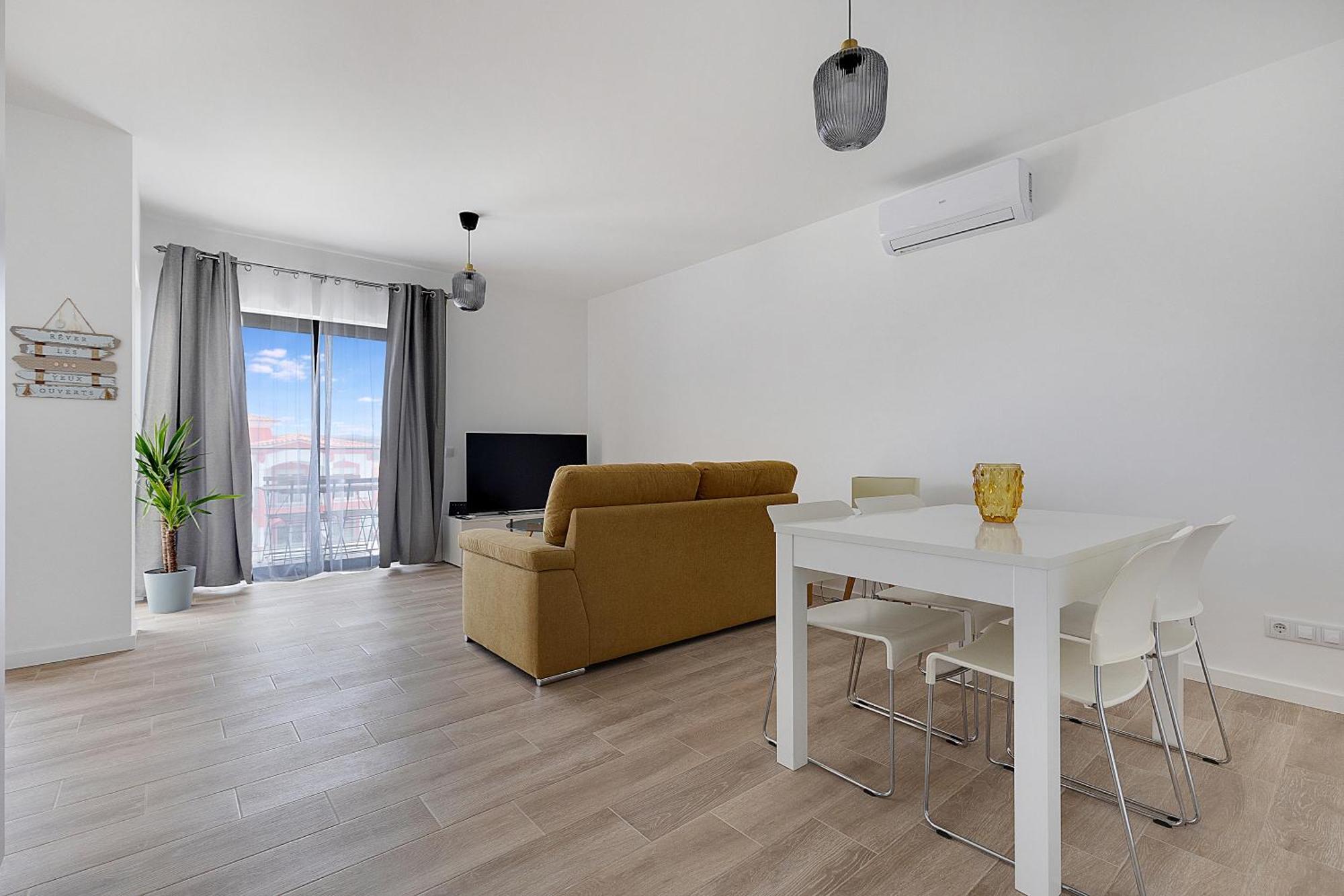 Apartment 13-esteva Rc-b 5 Min To The *