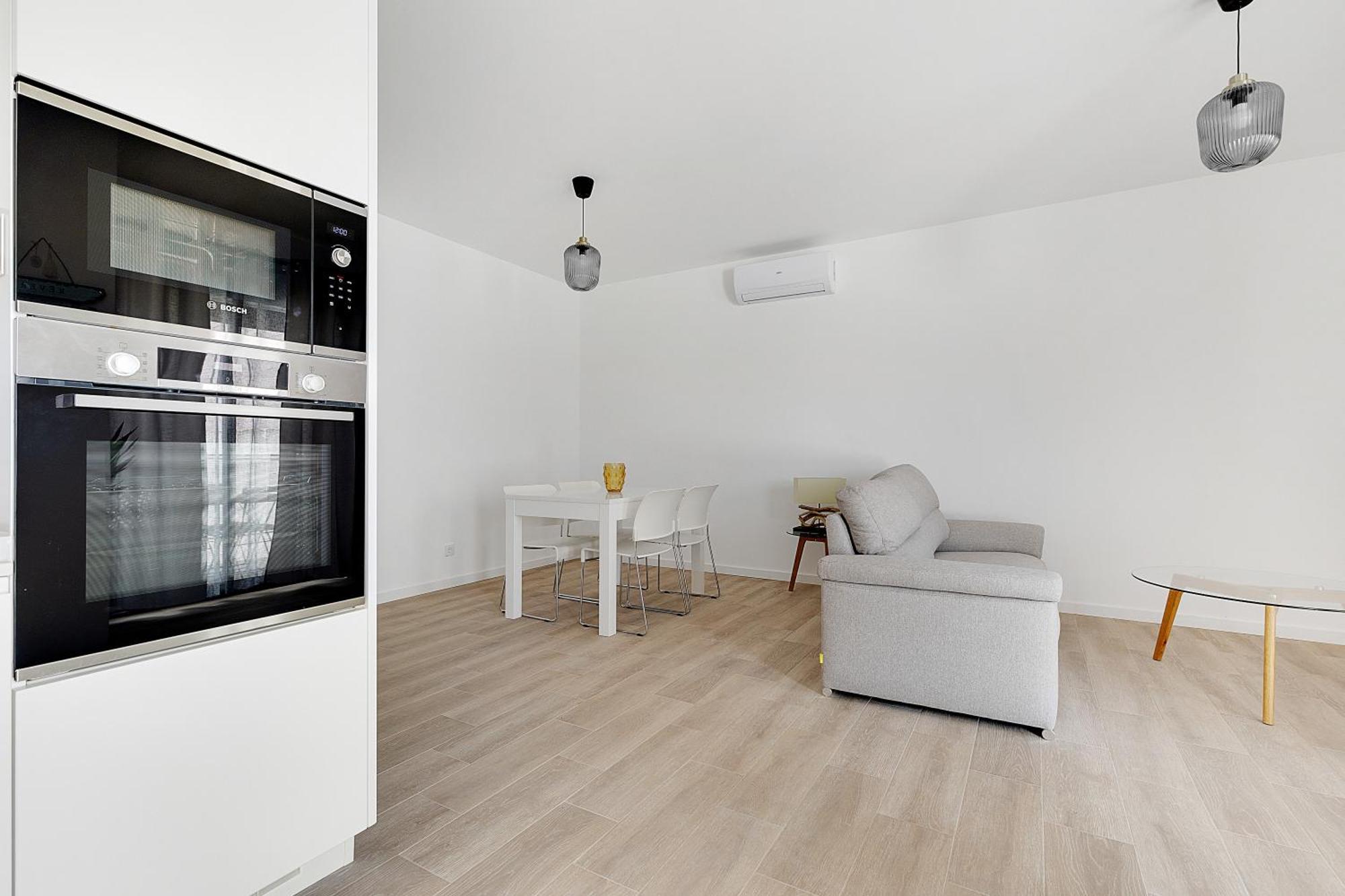 13-esteva Rc-b 5 Min To The Apartment