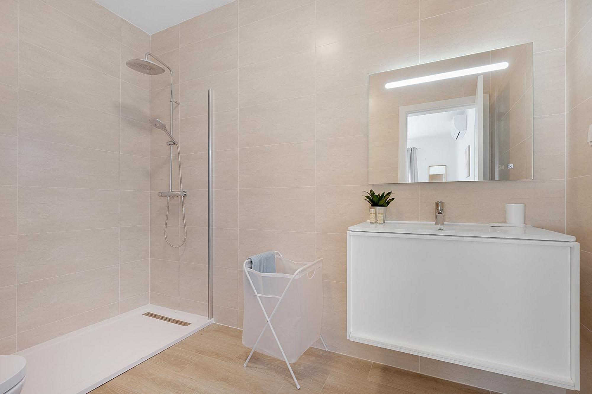13-esteva Rc-b 5 Min To The Apartment