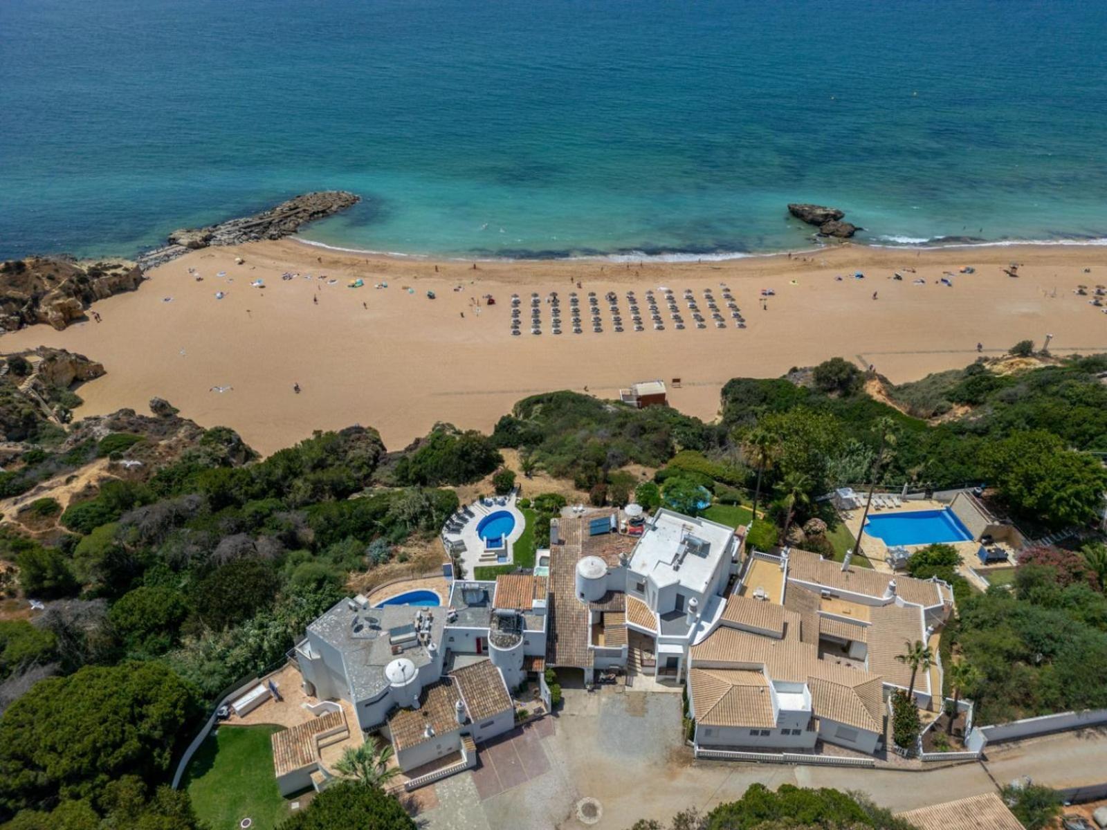 Villa Beachfront De La Private Pool&jacuzzi, Private Path