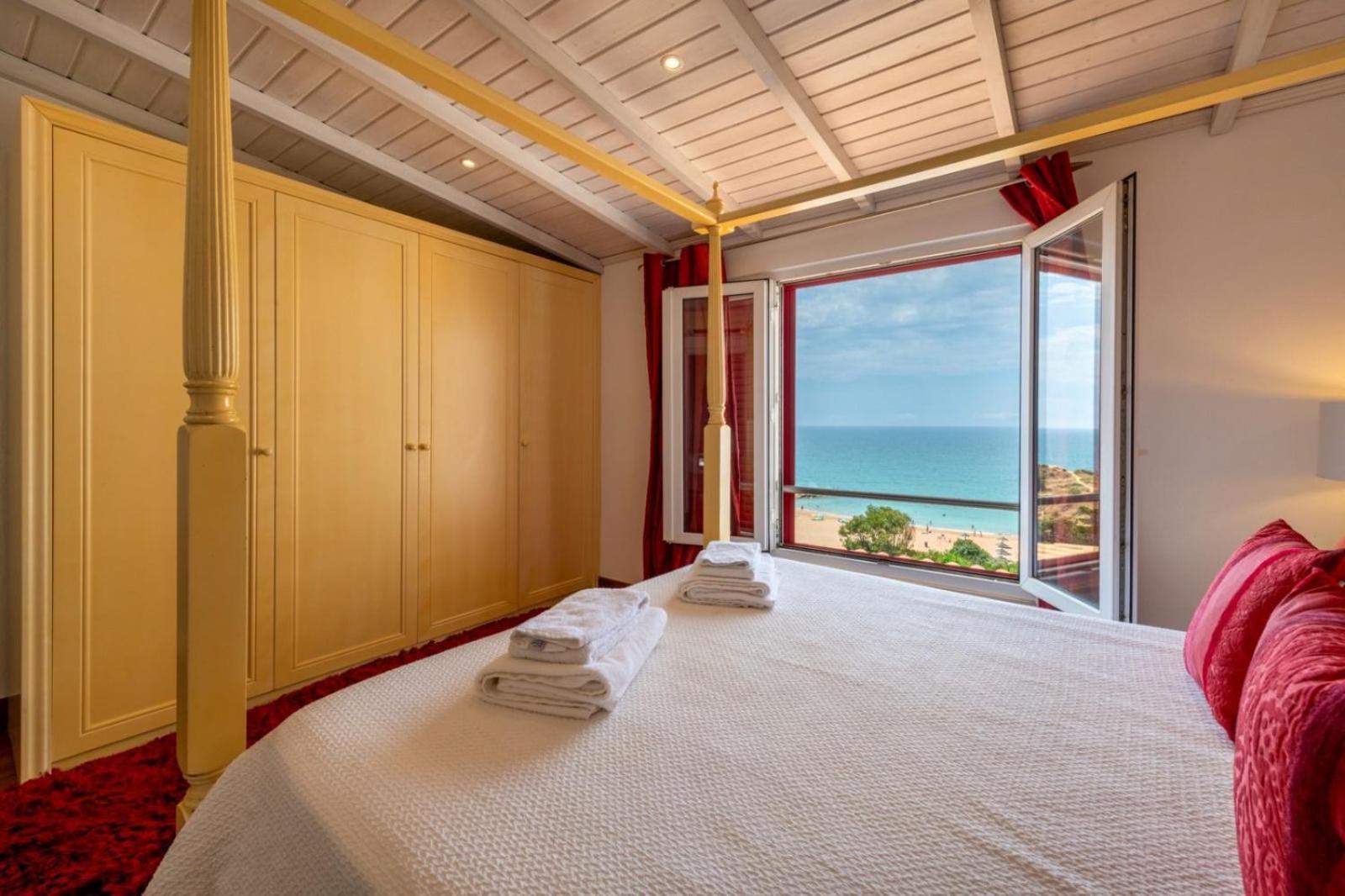 Beachfront De La Private Pool&jacuzzi, Private Path Villa *