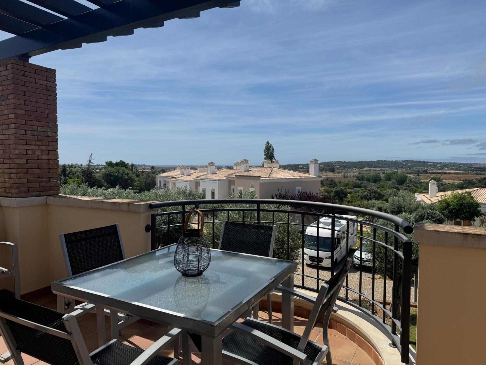 Villa Lovely 3 Bedroom With Pool In Great Location