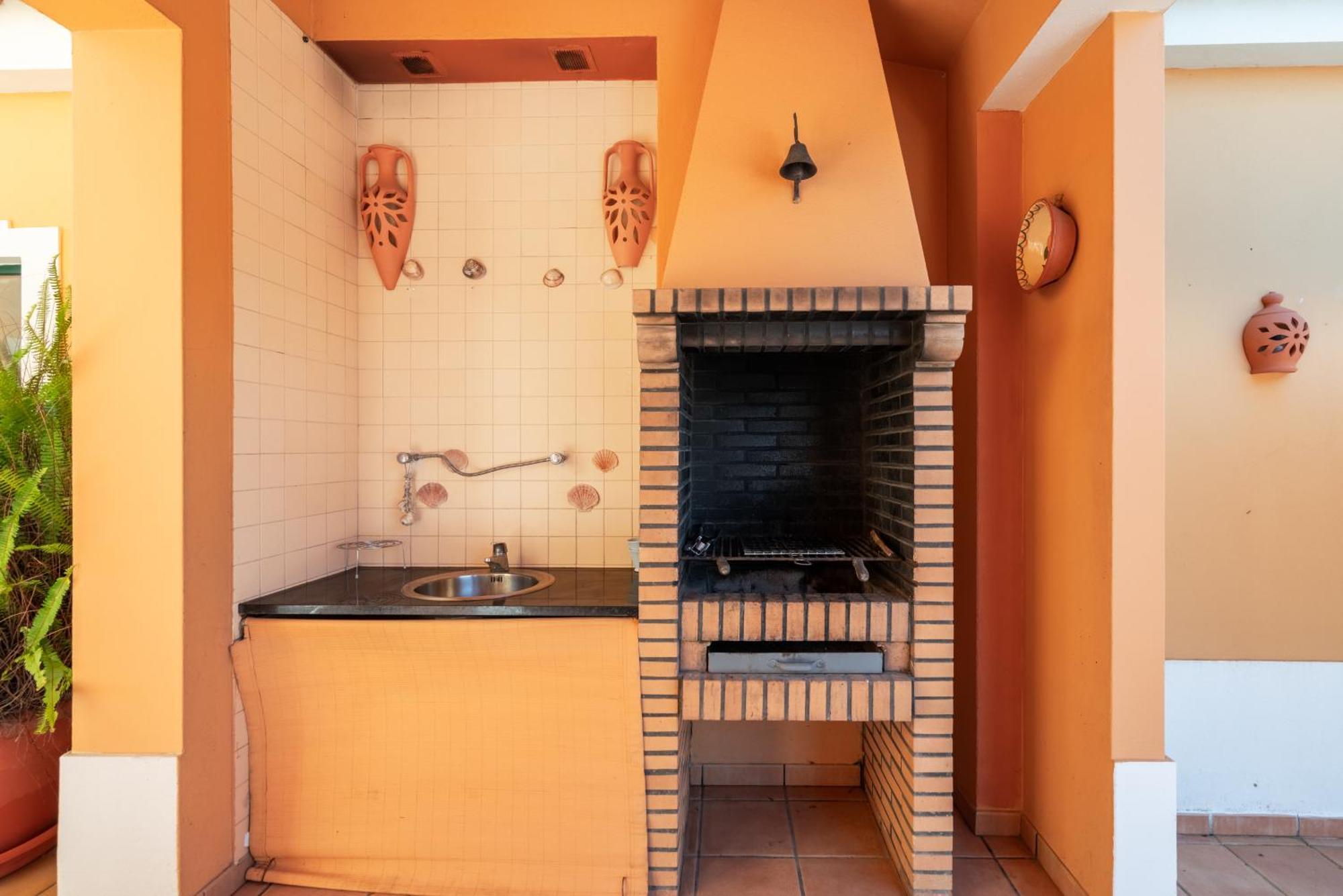 Villa Orange Tree In Alvor