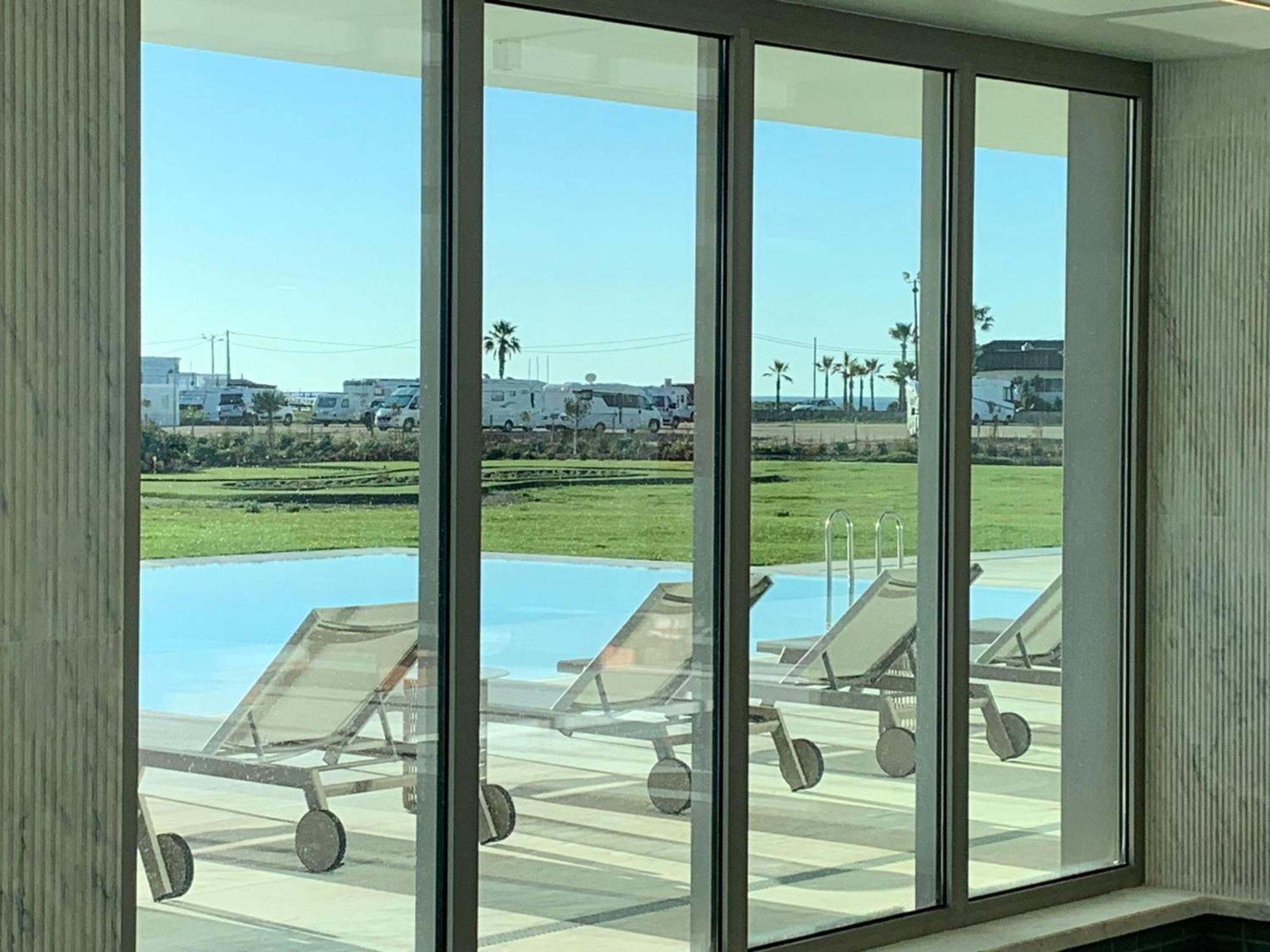 Apartment Bayline Luxury And Pool