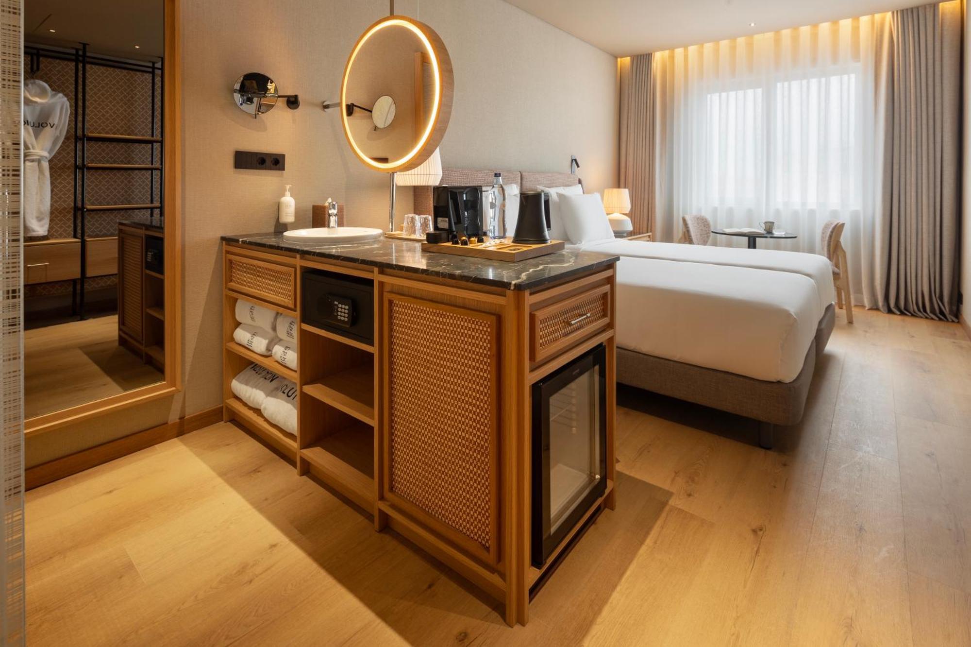 Hotel Evolution Valbom 4*