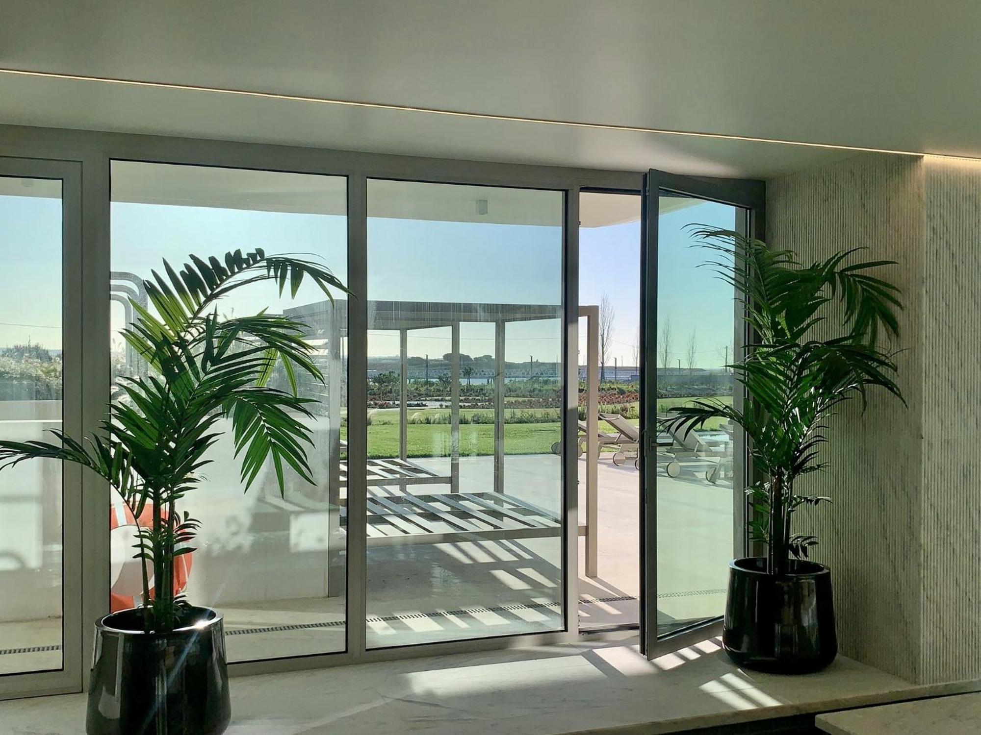 Bayline Luxury And Pool Apartment