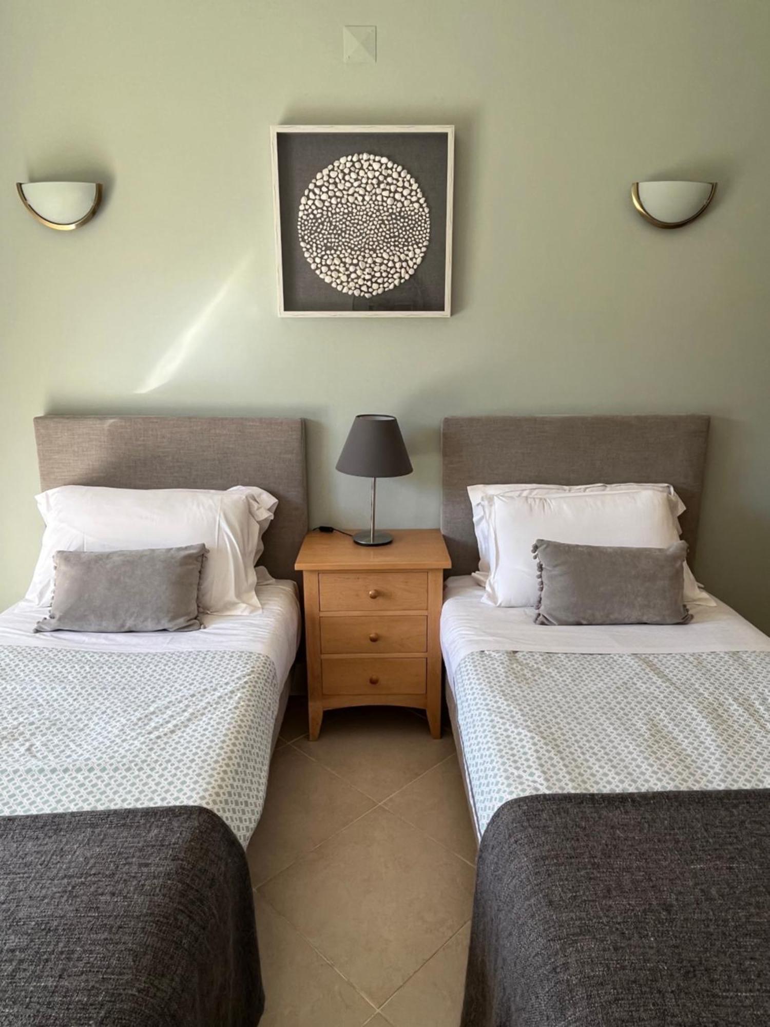 Luxury With Free Use Of Pool, Gym And