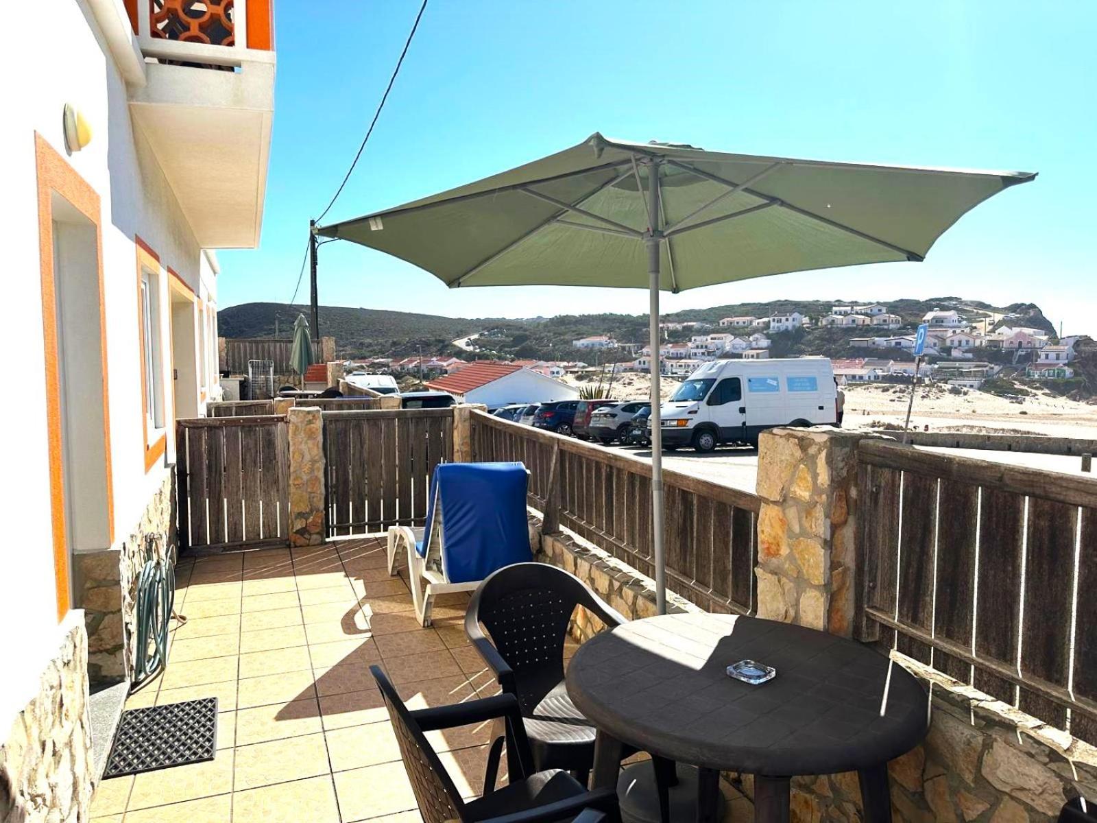 Lucas House 2 - Seabreeze Apartment *