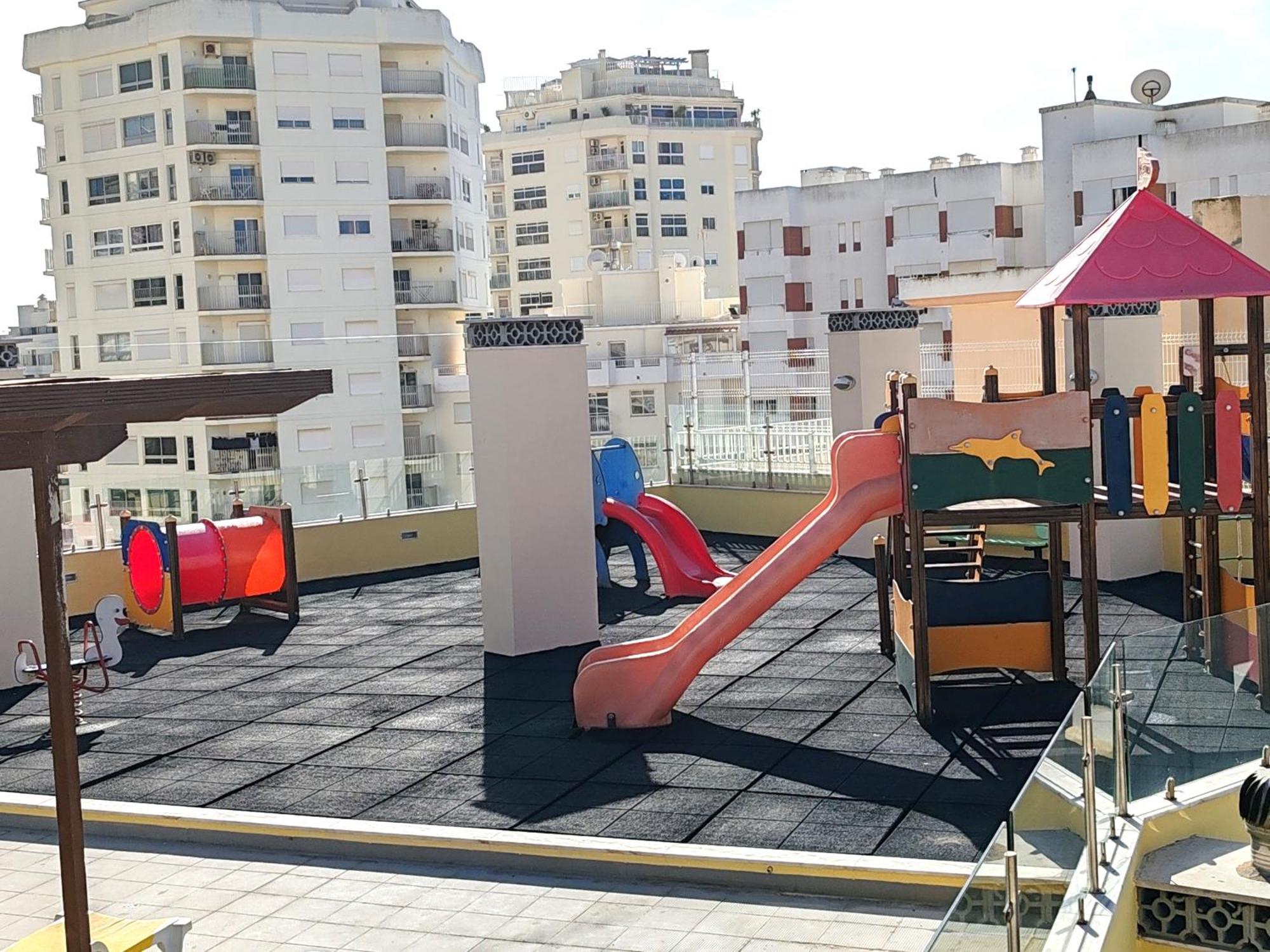 1b Terrace B - Casas & Papeis