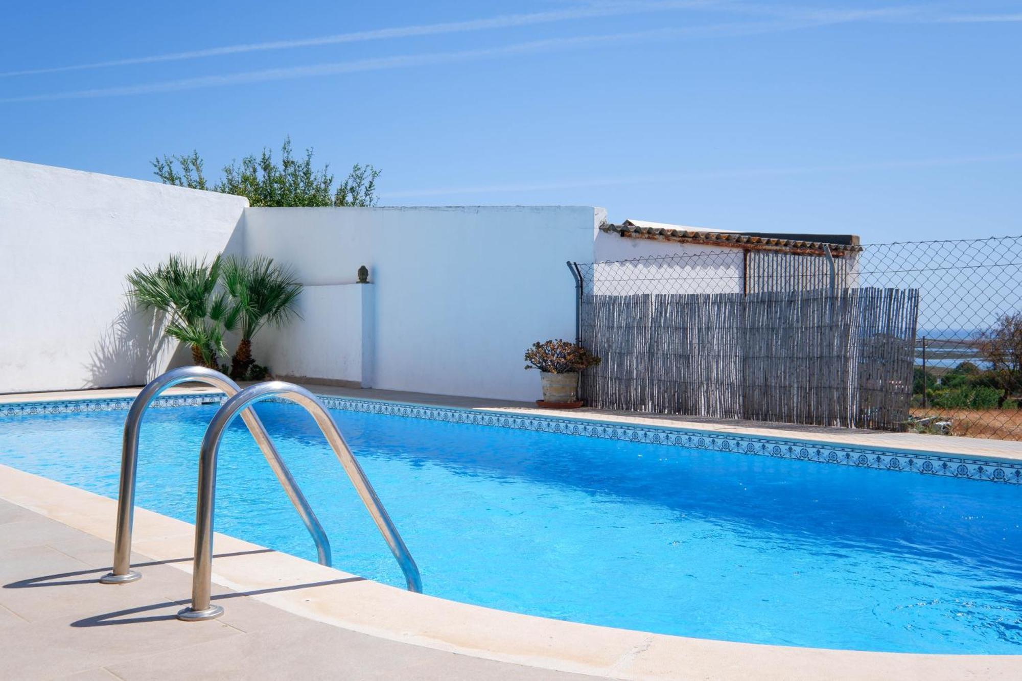 Private House, Amazing Sea View, Swimming Pool Holiday home Moncarapacho