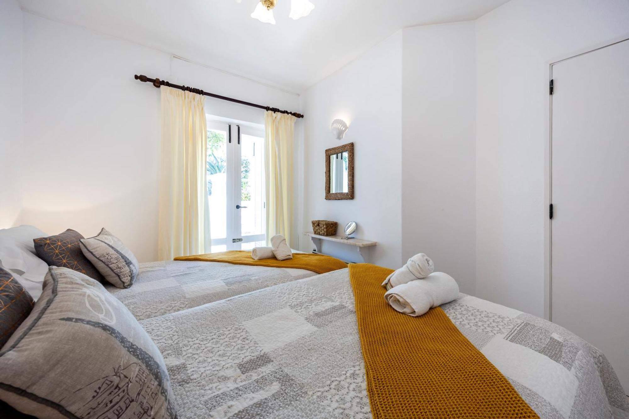 Coolhouses Algarve Luz,3 Bed Townhouse, Lovely Sea View, Walking Distance To Beach, Casa 24 Lbc Holiday home *