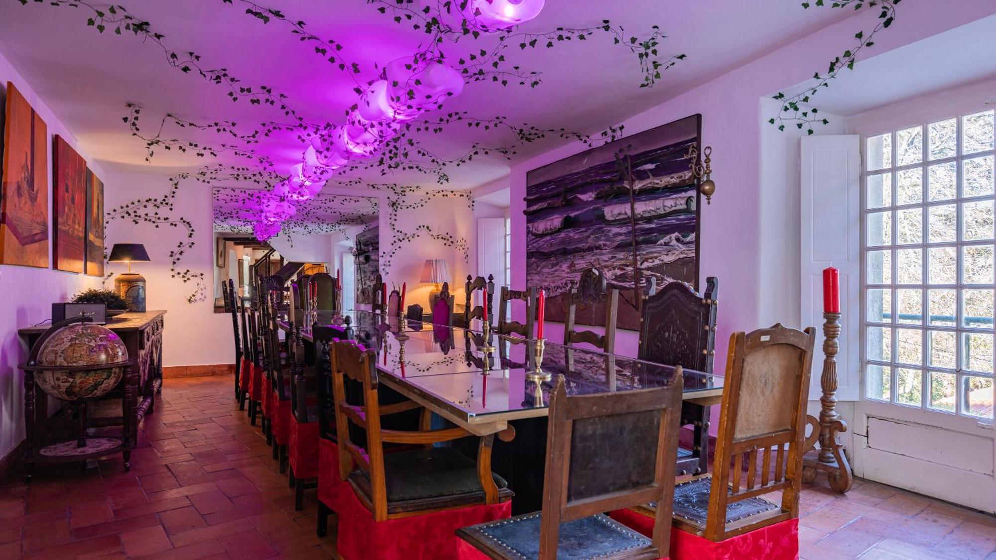Bed & Breakfast Giant Smart Room, Hot Tub, Ps5, In Historical Center Inside 17th Century Palace - Wow Sintra