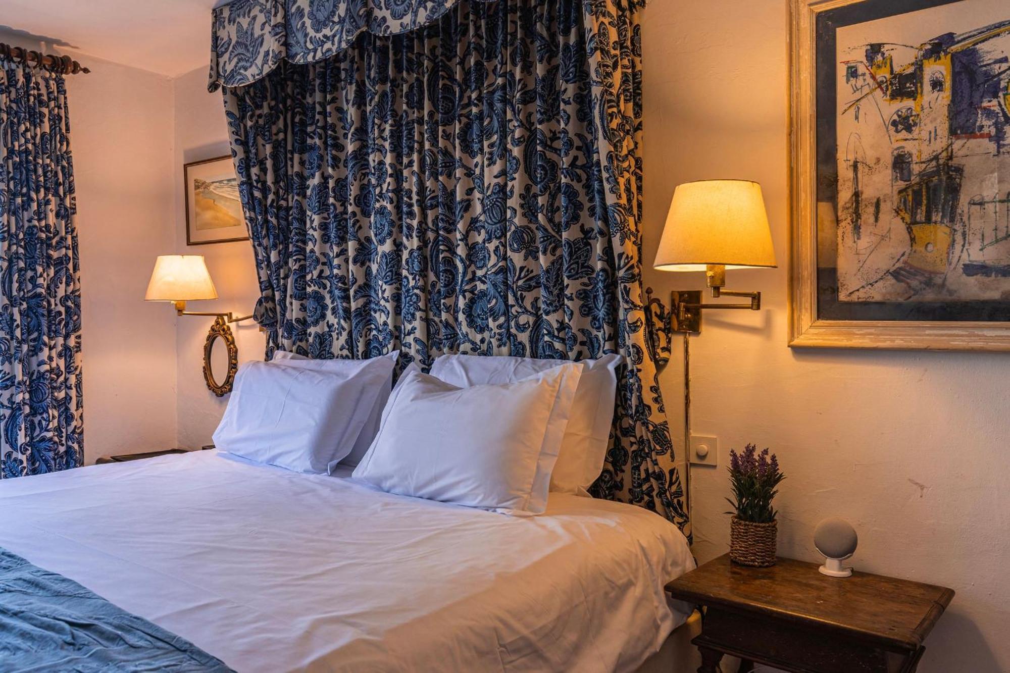 Giant Smart Room, Hot Tub, Ps5, In Historical Center Inside 17th Century Palace - Wow Sintra