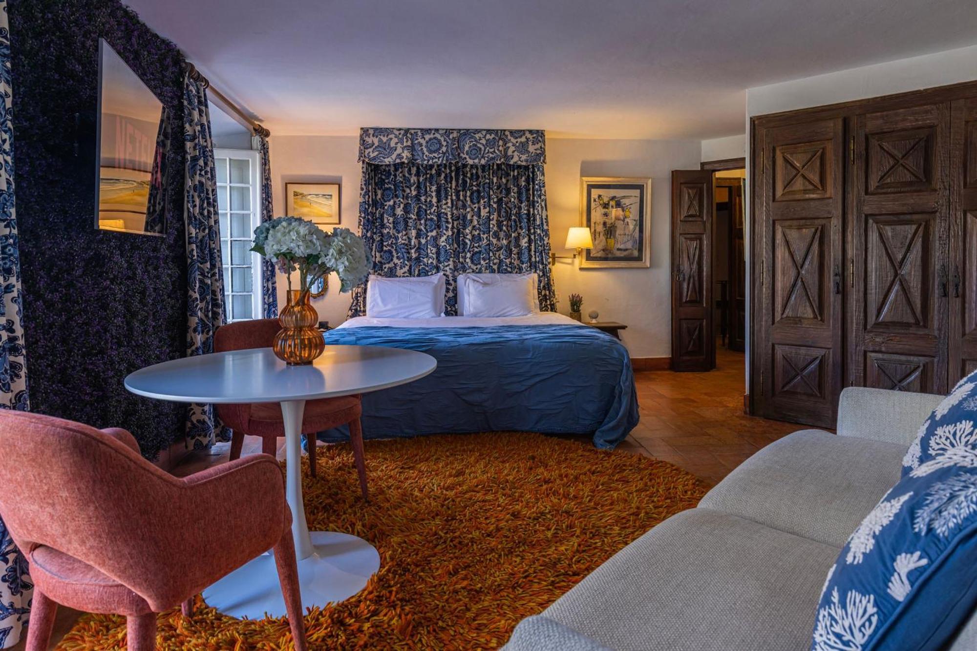 Giant Smart Room, Hot Tub, Ps5, In Historical Center Inside 17th Century Palace - Wow * Sintra