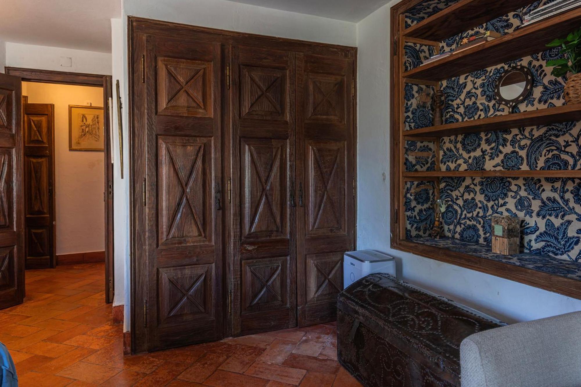 Giant Smart Room, Hot Tub, Ps5, In Historical Center Inside 17th Century Palace - Wow Bed & Breakfast *