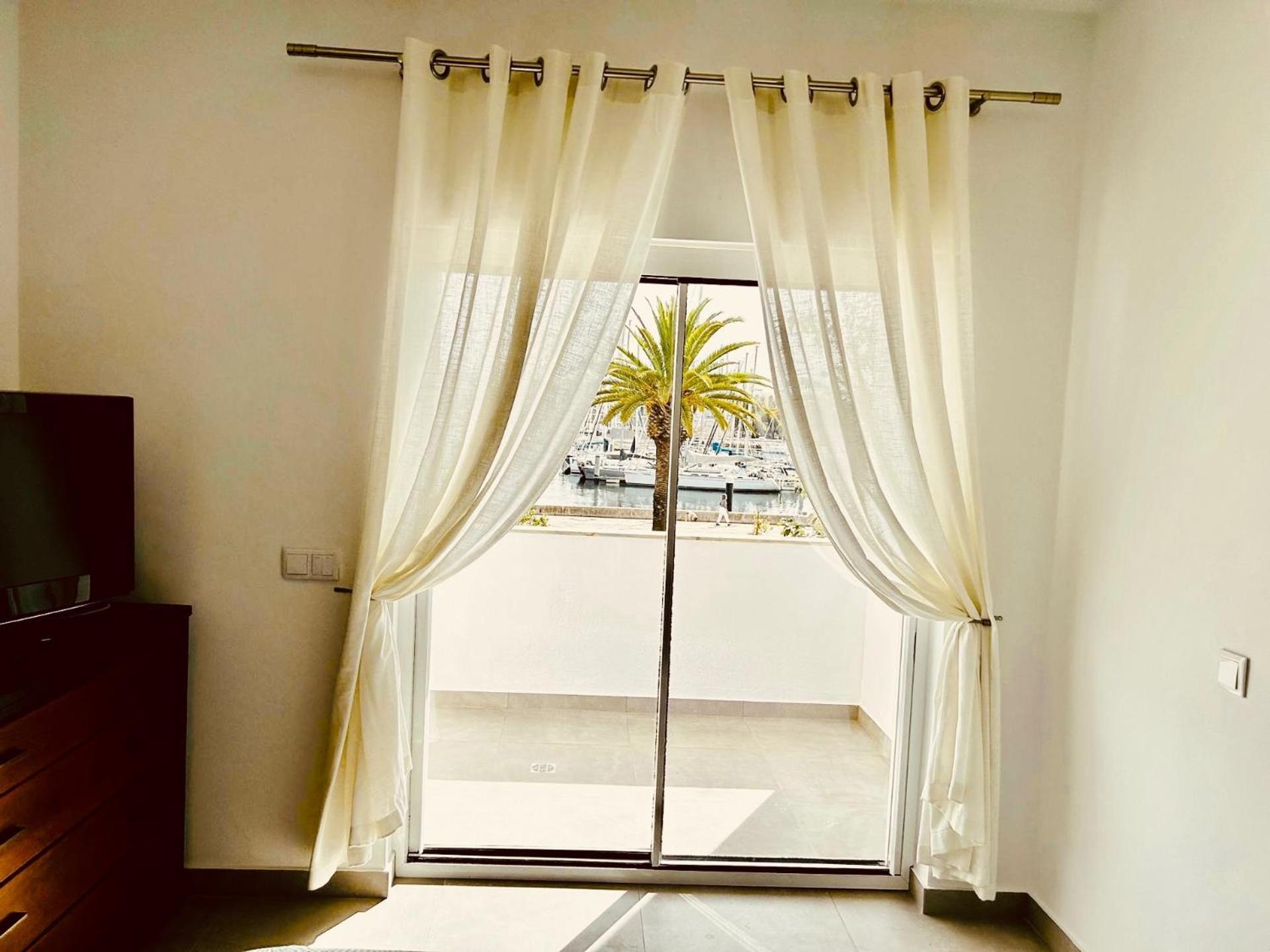 Marina View In Town Center Sea View Apartment Lagos