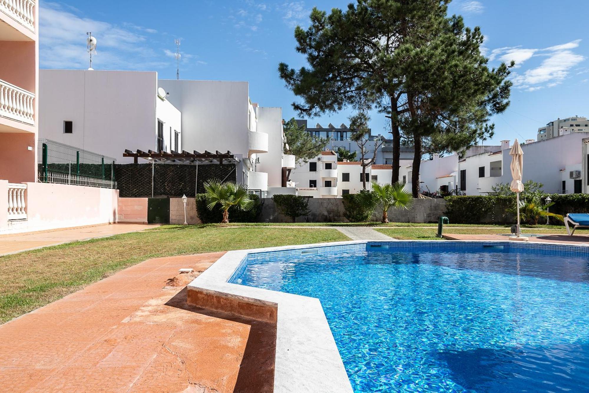 Parque Dos Reis Apartment *