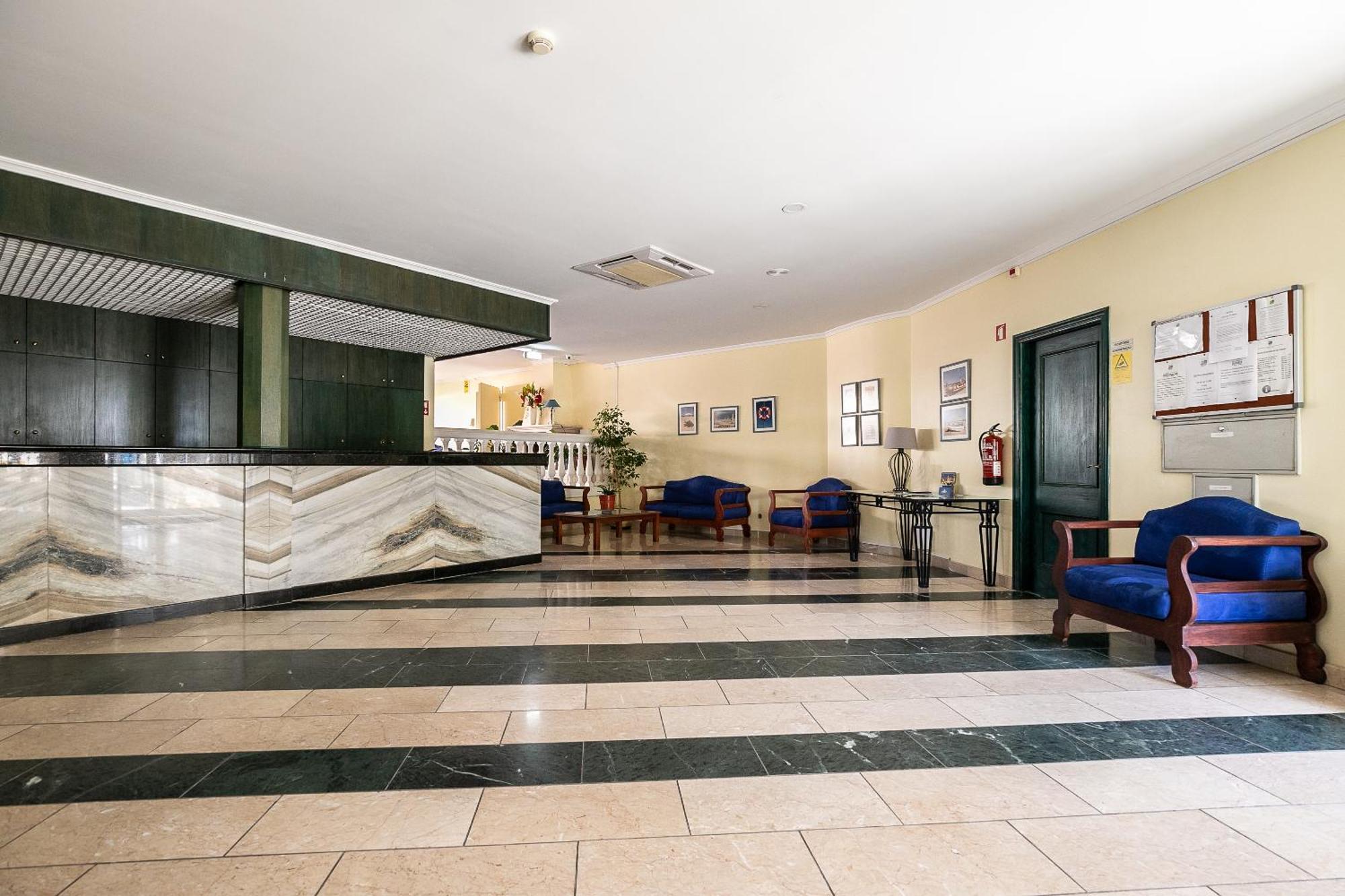 Parque Dos Reis Apartment *