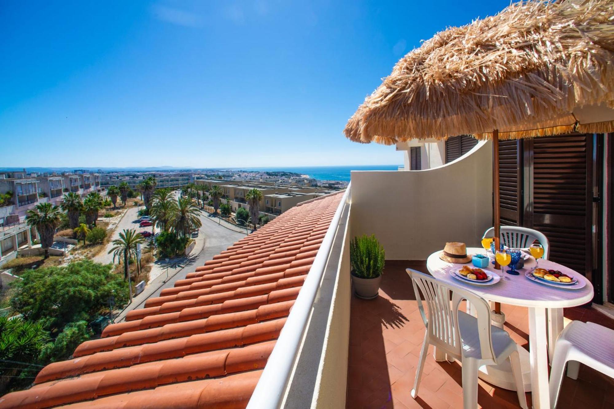 Sol Brilhante Apartment *