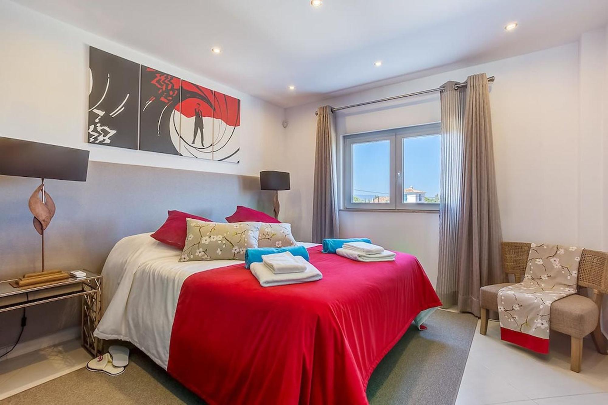 Villa Goldeneye - Luxury 6 Bedroom