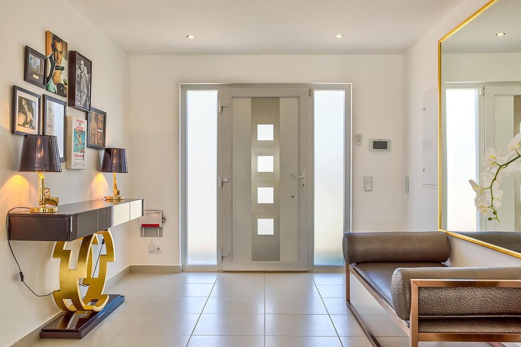 Goldeneye - Luxury 6 Bedroom *