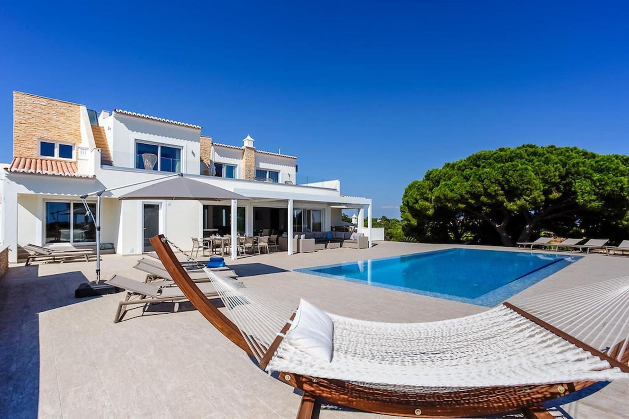 Goldeneye - Luxury 6 Bedroom Villa