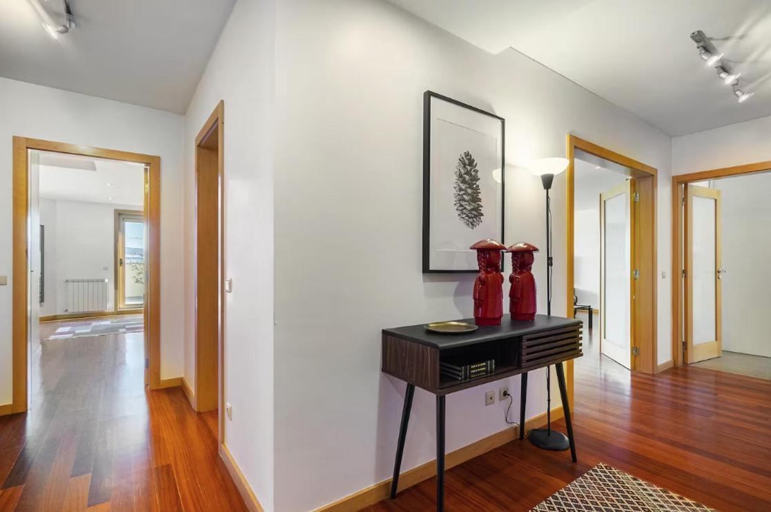 Whome Penthouse Luxe - Views, Terrace & Parking Apartment