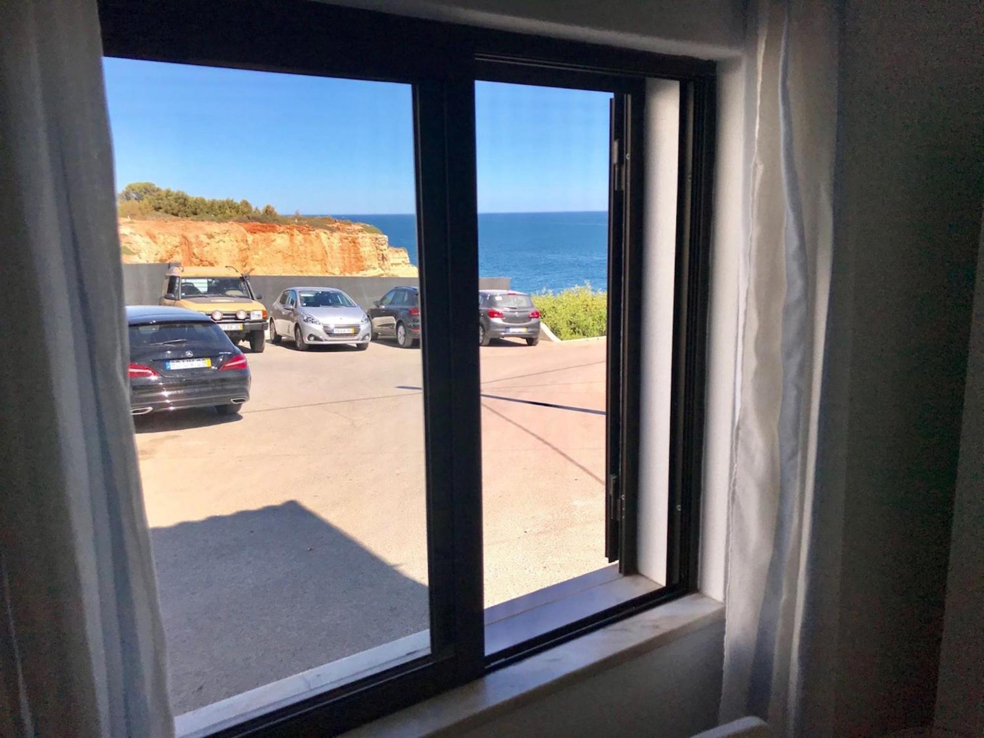 House Located In Opposite Of Beach! Lagoa (Algarve)