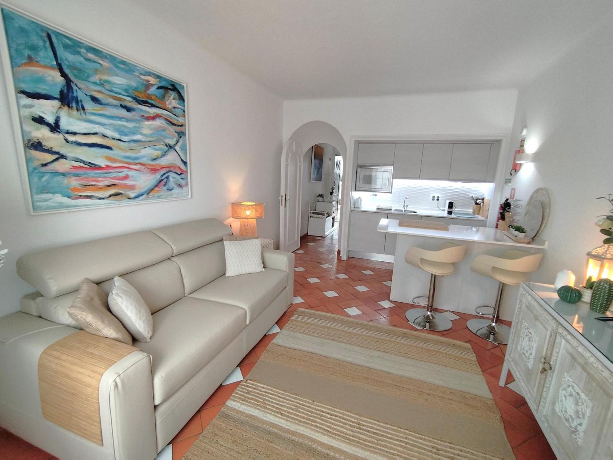 Walls Rooftop Terrace Duplex @ Citycenter & Apartment