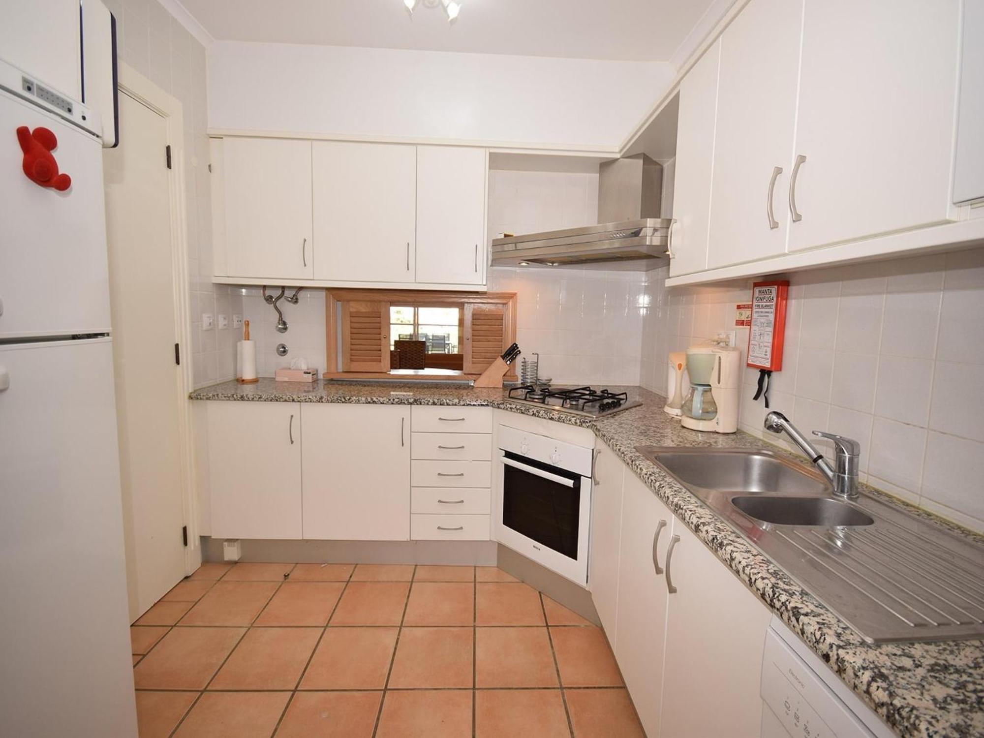 Spacious Apartment In Quarteira With Swimming Pool Apartamento *
