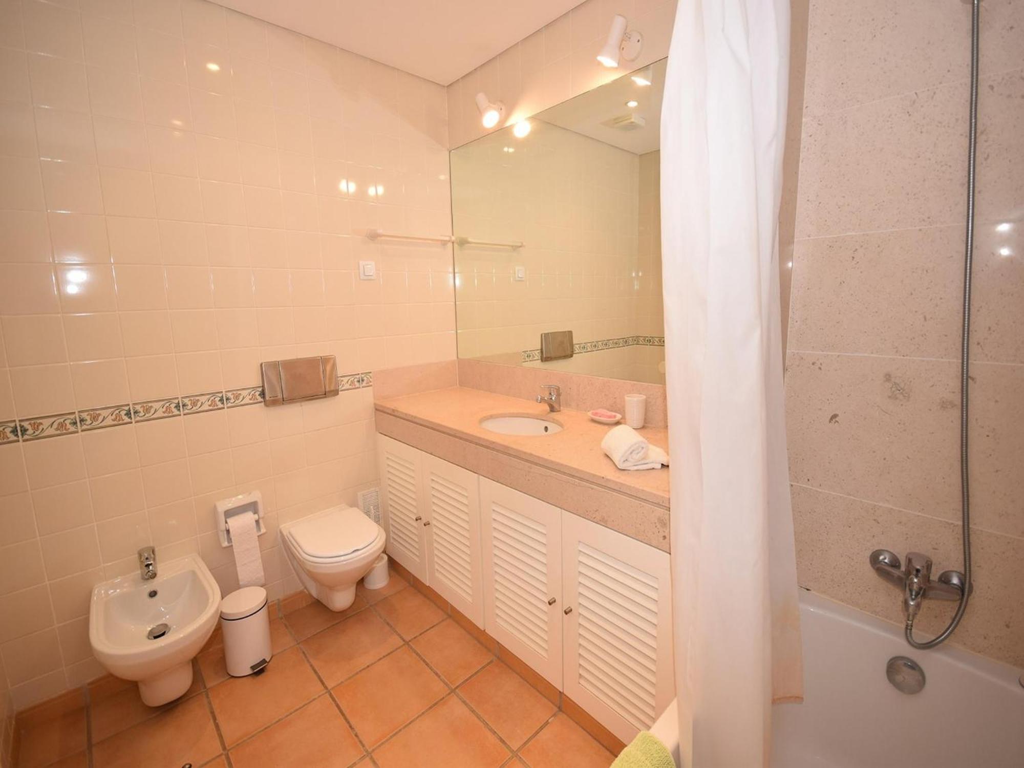 Apartamento Spacious Apartment In Quarteira With Swimming Pool *