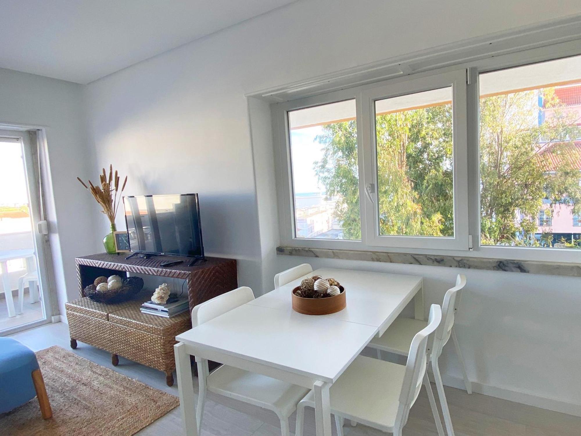View & Location - 4 People Apartment Estoril