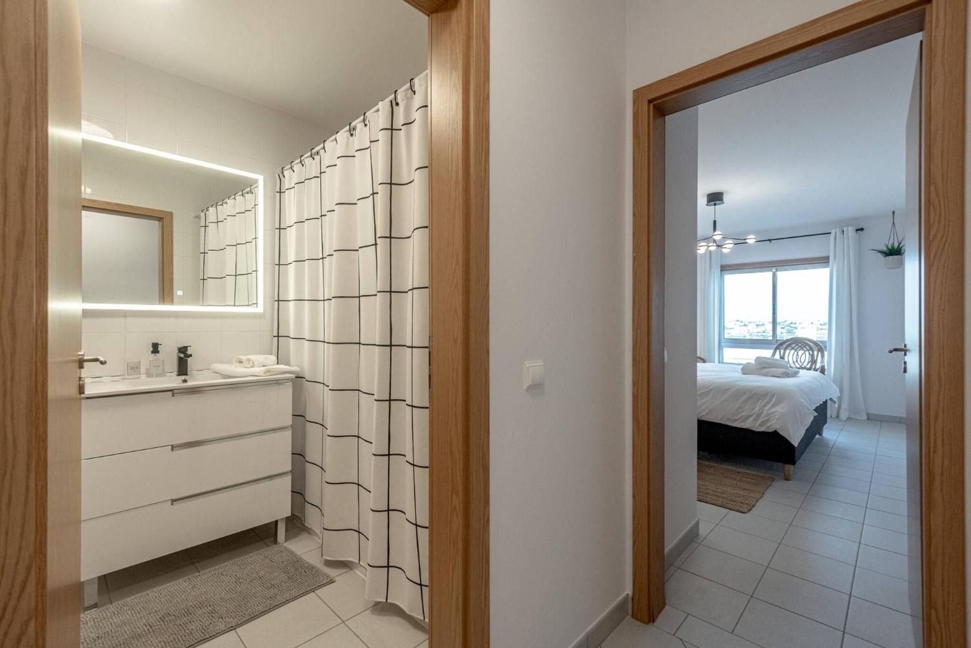 Apartment Paparazzi - Riverviews