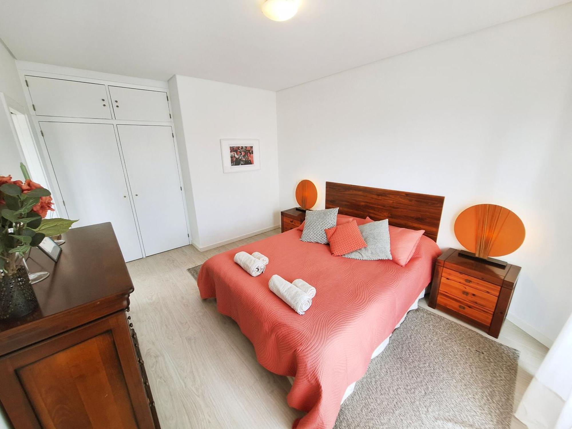 Apartment View & Location - 4 People Estoril