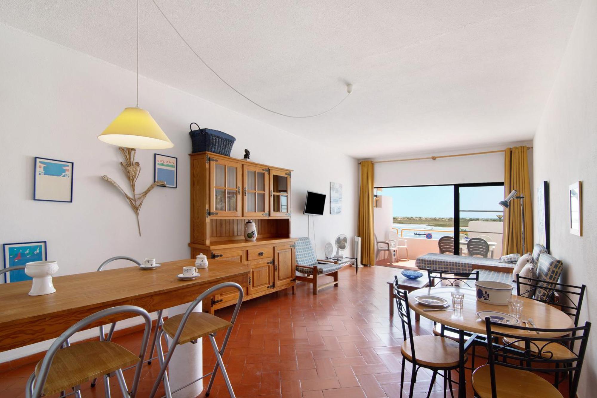 Mar 94 Apartamento *