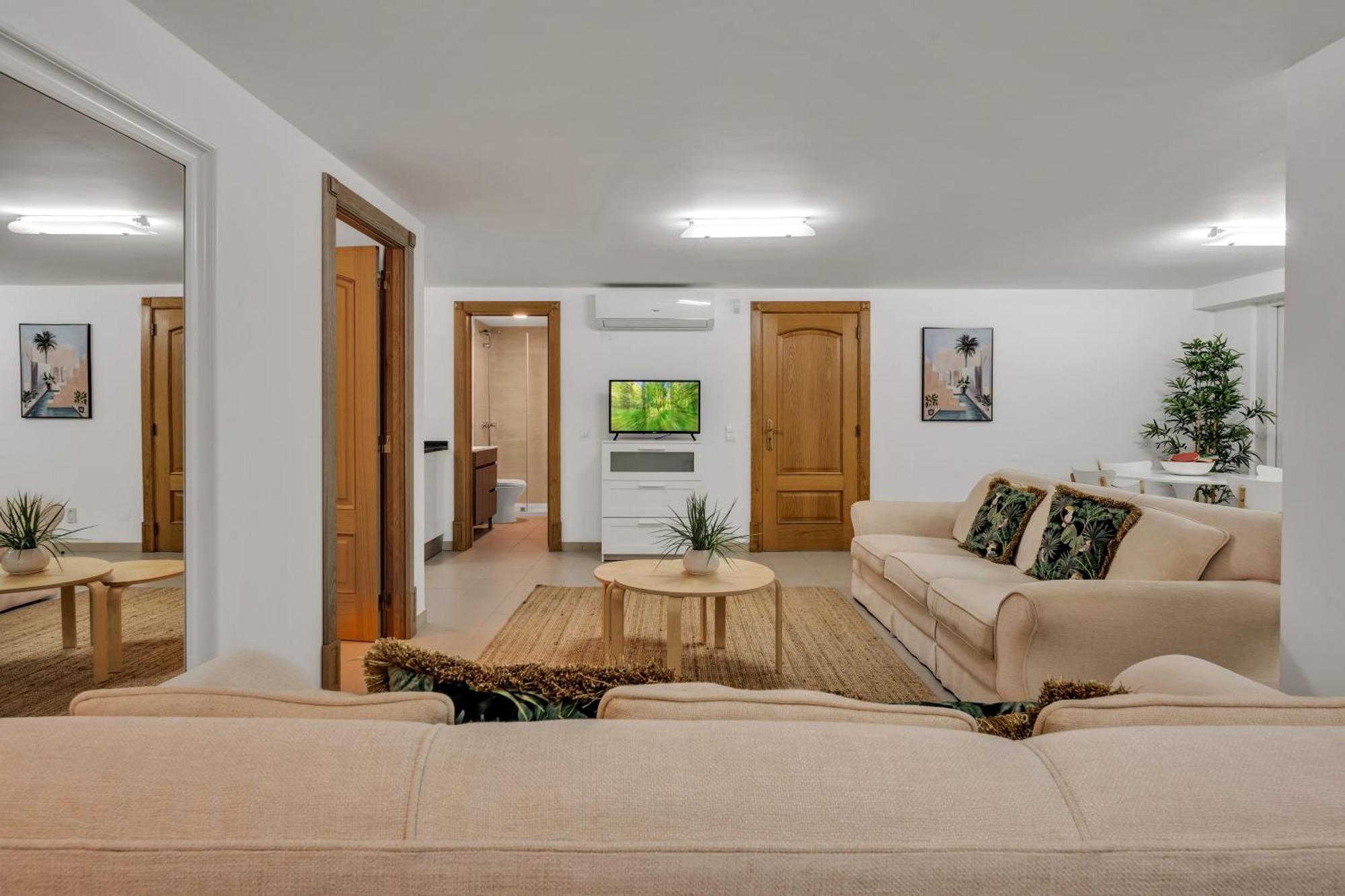 Extraordinary On An Elevated Position In Quinta Do *