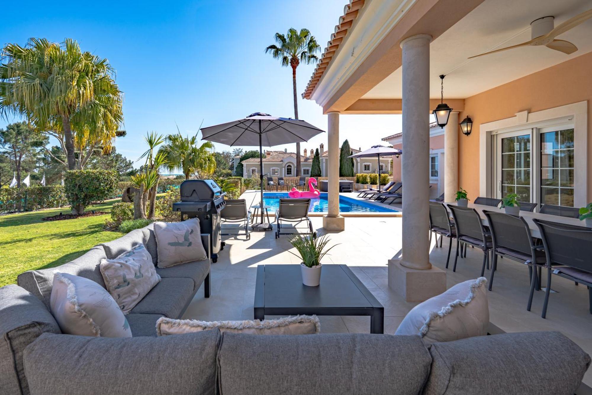Extraordinary On An Elevated Position In Quinta Do Villa *