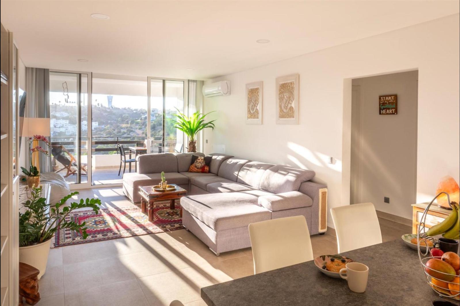 Apartment Sunny 3-bedroom