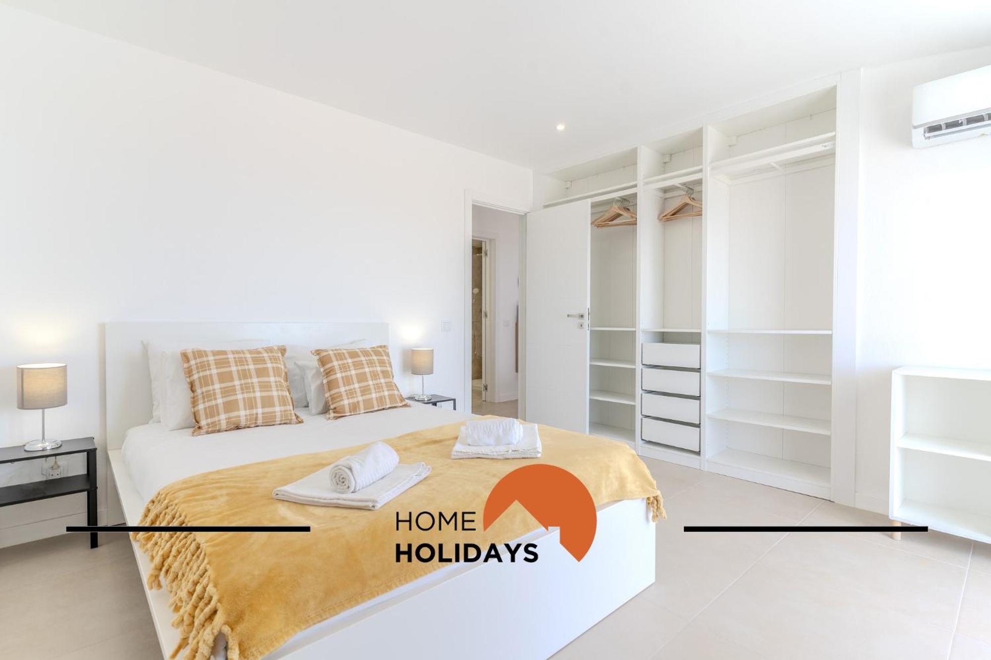 #171 Pateo 2 Flat By Holidays Holiday home *