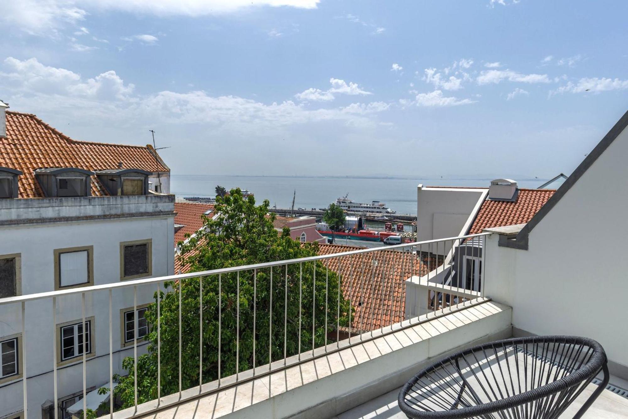 Lovelystay - Penthouse On The Tagus In Alfama Apartamento