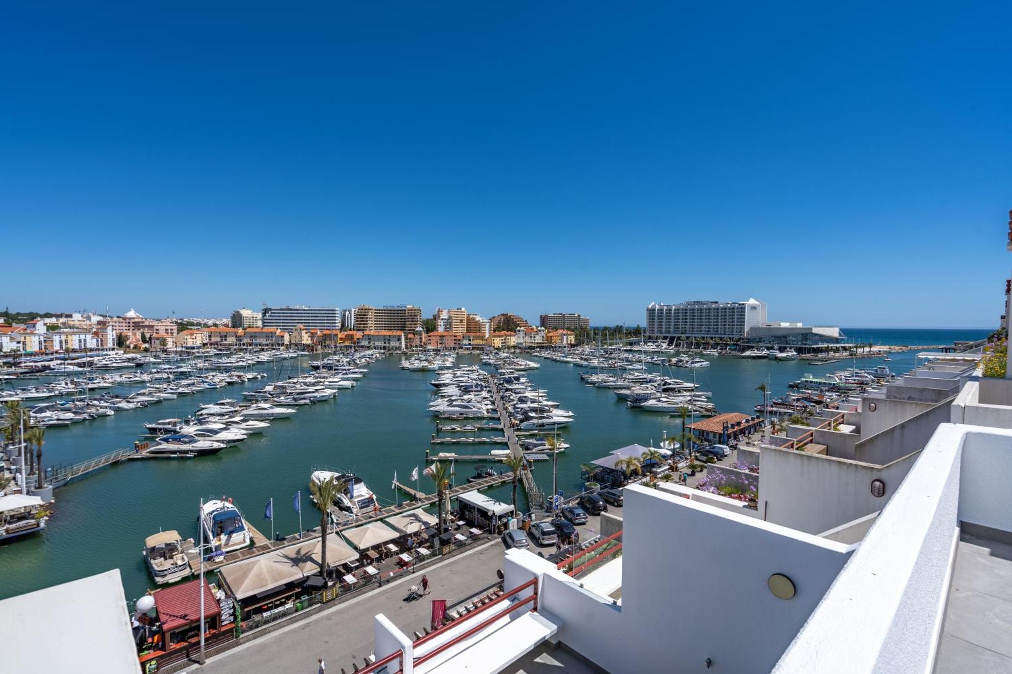Marina Triplex