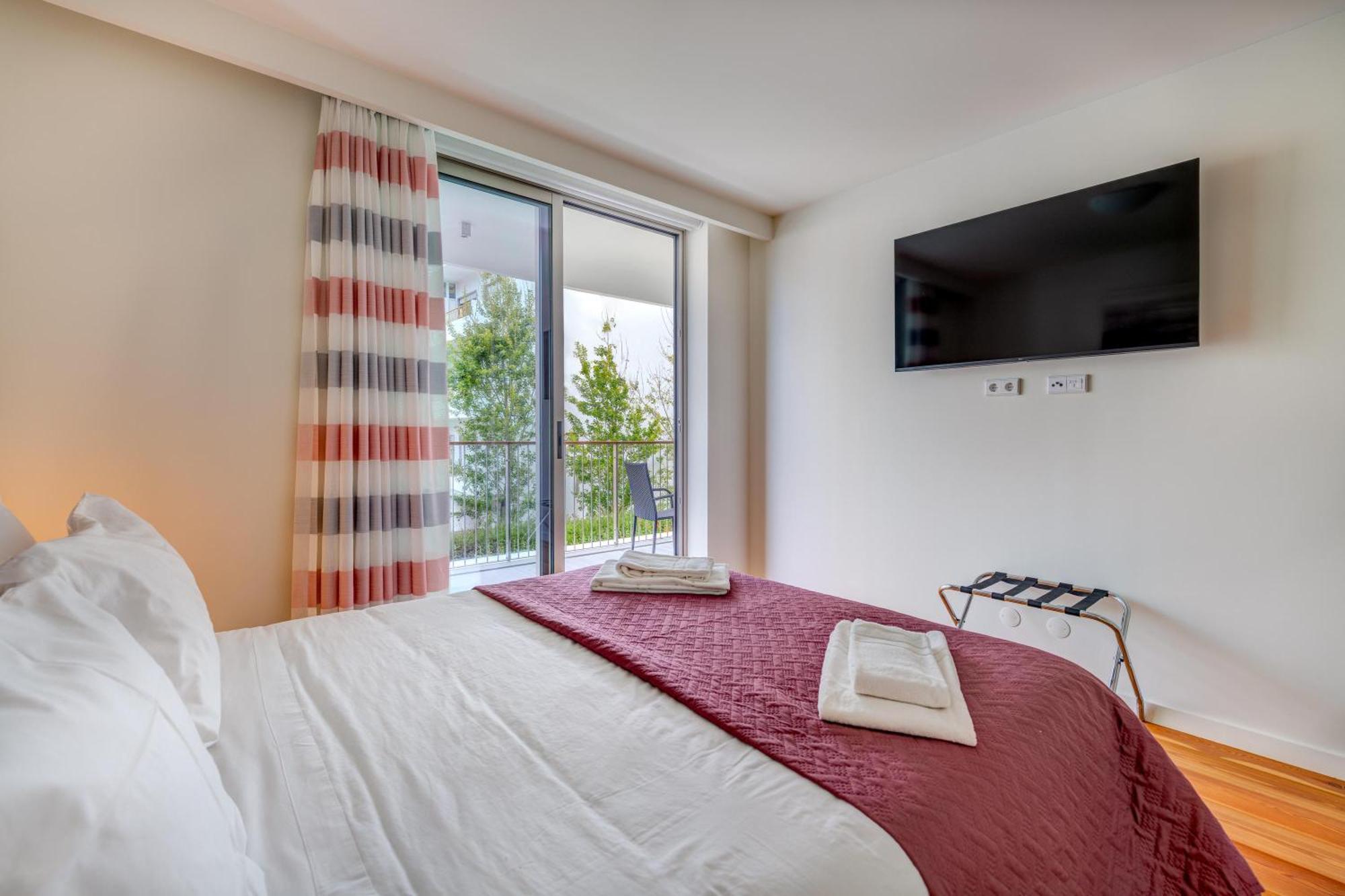 Apartment Cond Bayline Cavala - - Pool - Gym - - By Bedzy
