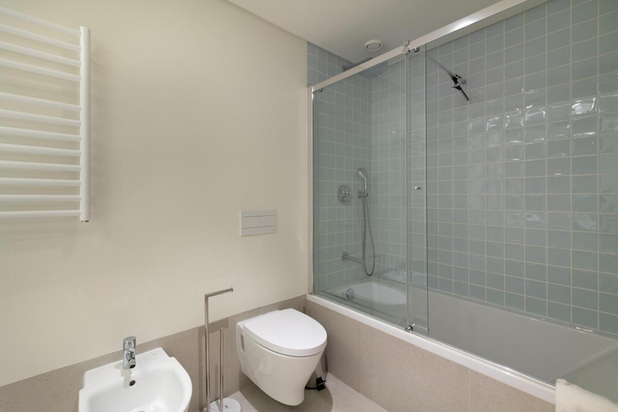 Cond Bayline Cavala - - Pool - Gym - - By Bedzy Apartment