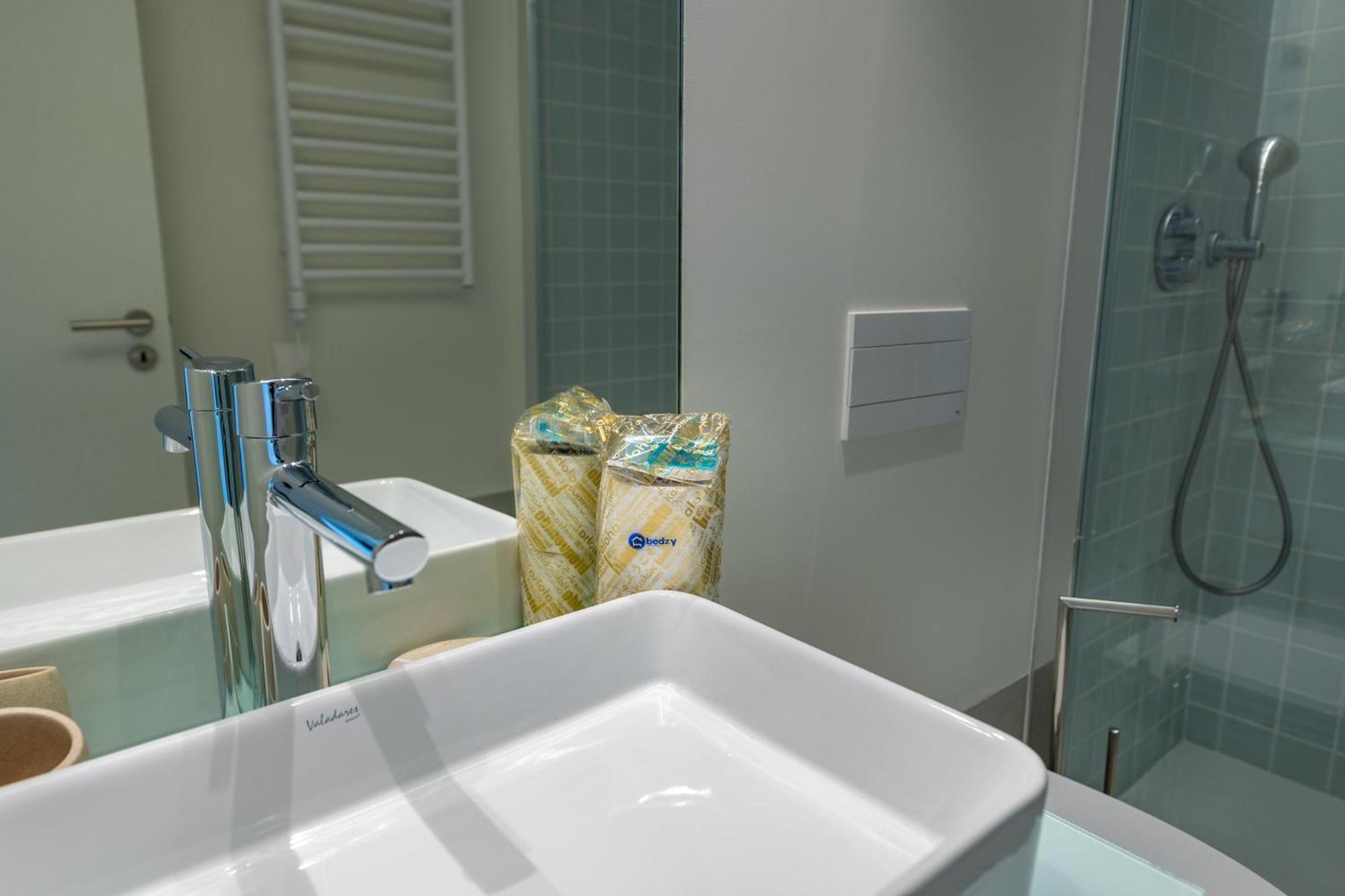 Apartment Cond Bayline Cavala - - Pool - Gym - - By Bedzy