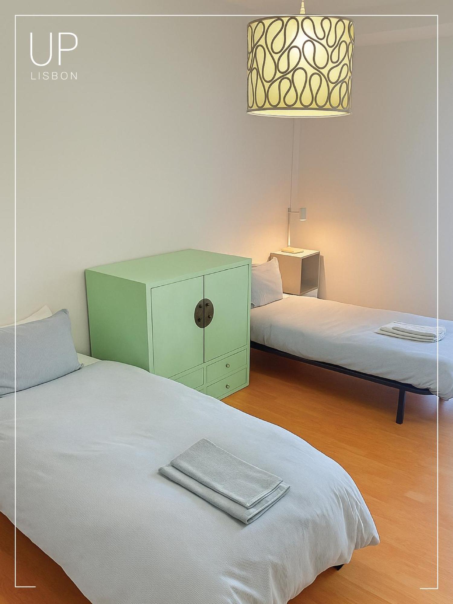 Six By Up I Your Away From Appartement
