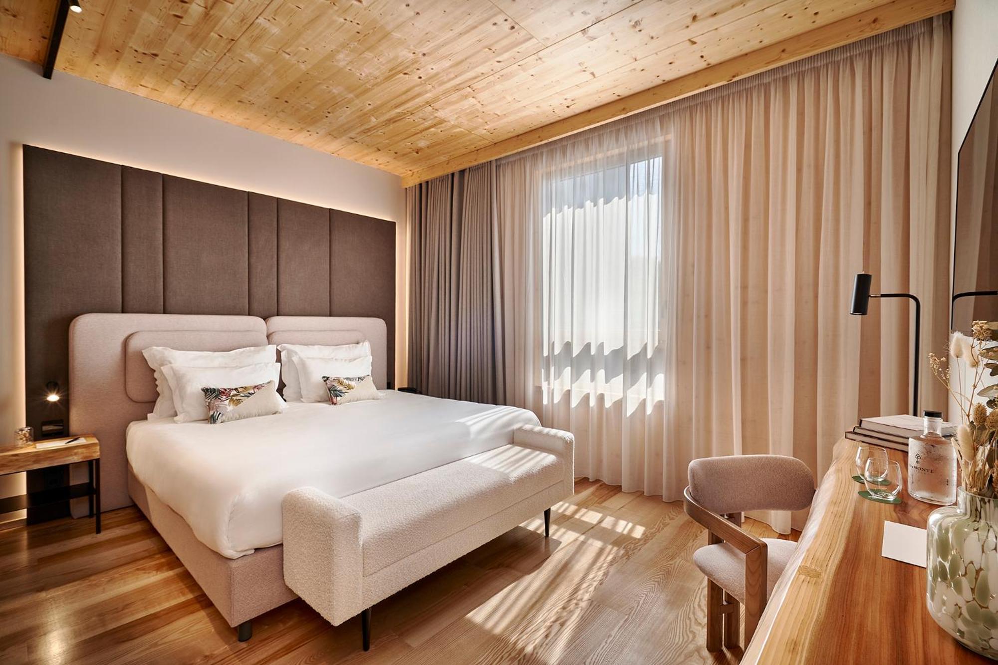 The Log By Piamonte Hotel
