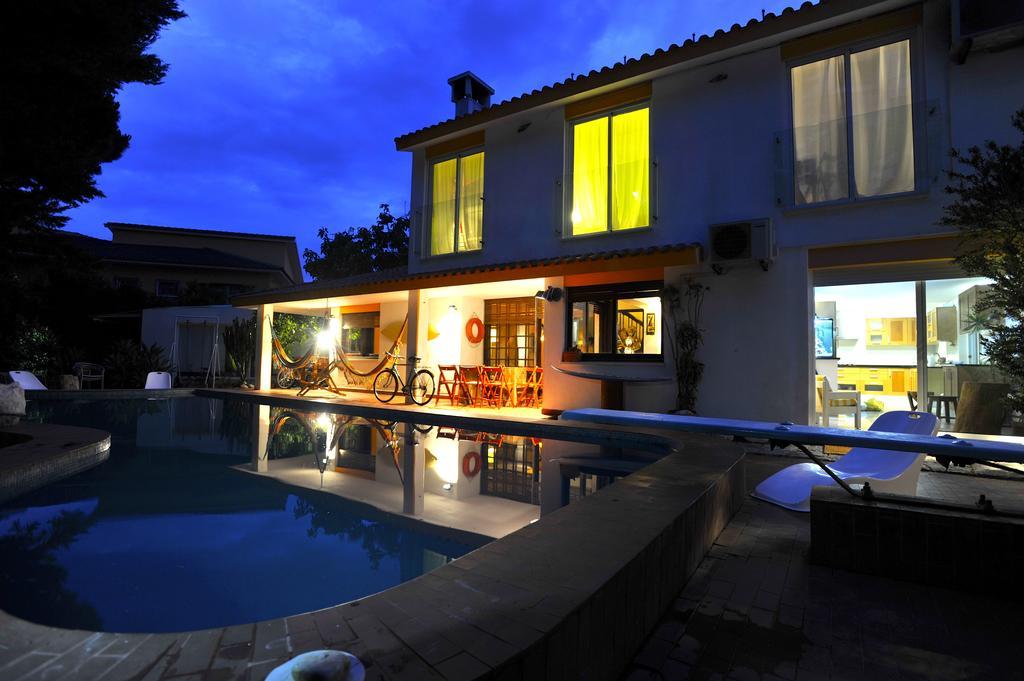 Carcavelos Surf House Bed & Breakfast