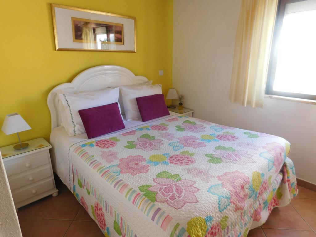 Dinas Guesthouse Guest house Lagos